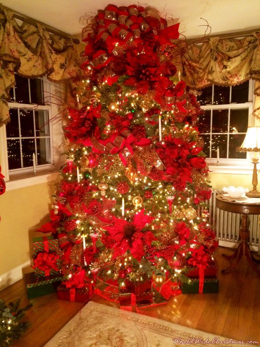 Over the Top Traditional Christmas (Long Island, New York, USA)
