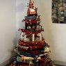 Reciclando cajas llenas de FELICIDAD para 2016's Christmas tree from SEGOVIA.SPAIN