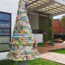 Weihnachtsbaum von Árbol con cajas de Tetra Pack- Pachas 2015 (Bogotá, Colombia)