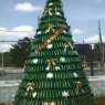 Weihnachtsbaum von Edwin Garcia (Árbol de botellas de vidrio reciclad (Valencia, Venezuela)
