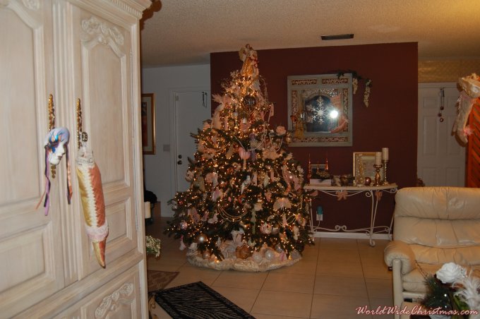 Pink Victorian Christmas - Nedda (Boca Raton, FL, USA)