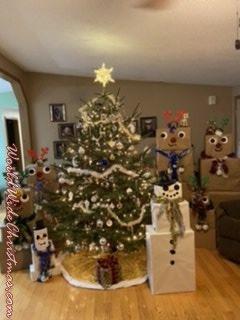 Santa's Team Tree (USA)