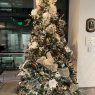 Árbol de Navidad de Mark Menchavez (Oakland, CA, USA)