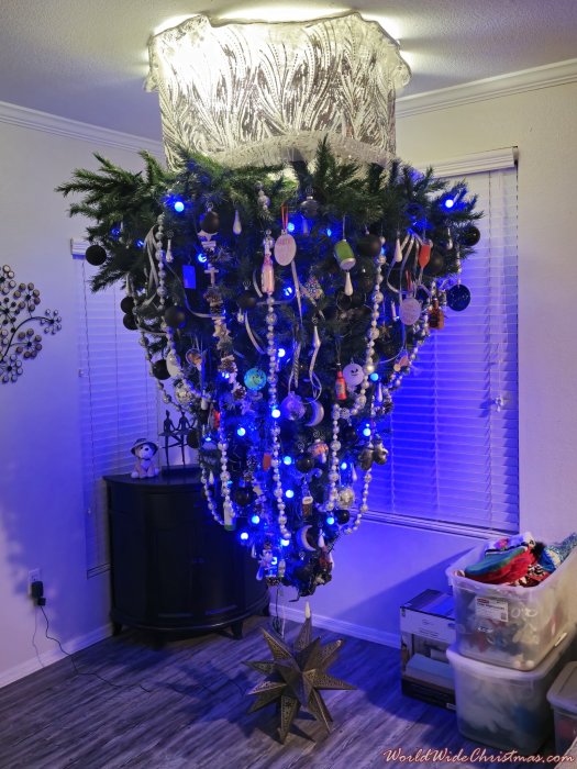 Anita and Don's upside down holiday tree (AZ, USA)